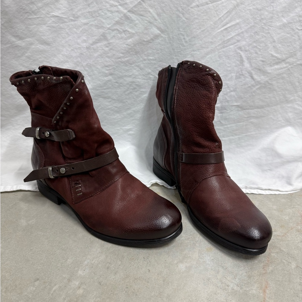 Mix Mooz Sambuca Leather Ankle Boots with Studded Details in Merlot size 42
